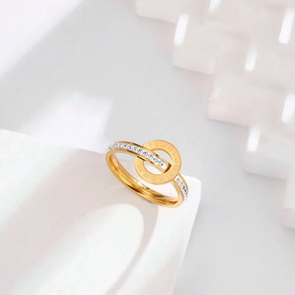 NWT Elegant Gold Stainless Steel Roman Numeral Ring with Zirconias Size 8